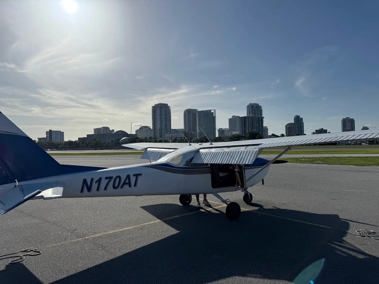 Cessna 172 aircraft on the tarmac, ready for flight training